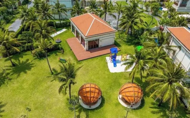 Luxe 3BR Villa: Pool, Breakfast & Housekeeping