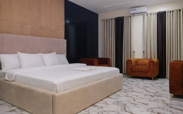 Tiano Hotel & Suites