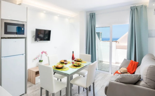 C104A Brand New Apartment, Big Terrace, Pool