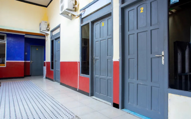 Buana Jaya Guest House by OYO Rooms