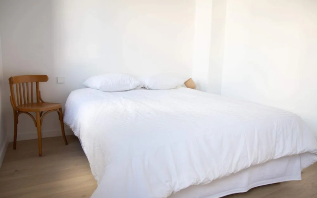 Loft With 4 Bedrooms, Terrace, Very Close to Paris