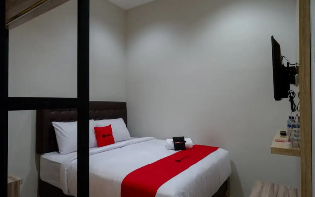 RedDoorz @ Jalan Kartini Semarang