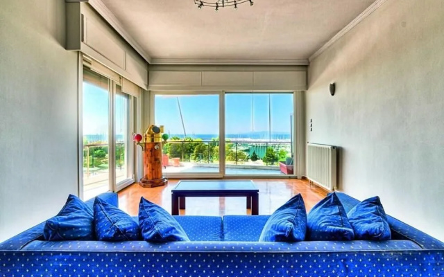 Classy 3 bedroom apartment in Alimos