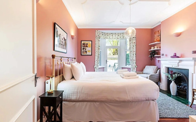 Chic Garden Flat in Leafy Ealing