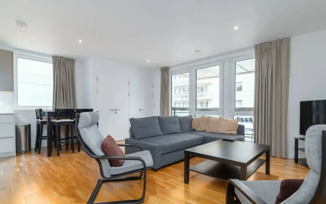 Stunning 3BR Flat in East Village W/balcony, Fits 9