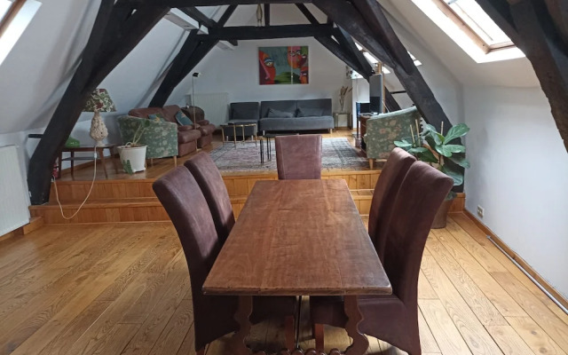 Quiet Duplex of 120 sqm in Historical Center
