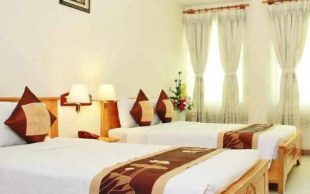 Ho Sen - Lotus Lake Hotel