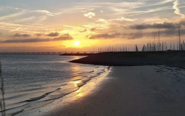 Holiday Home Colijnsplaat Near Beaches