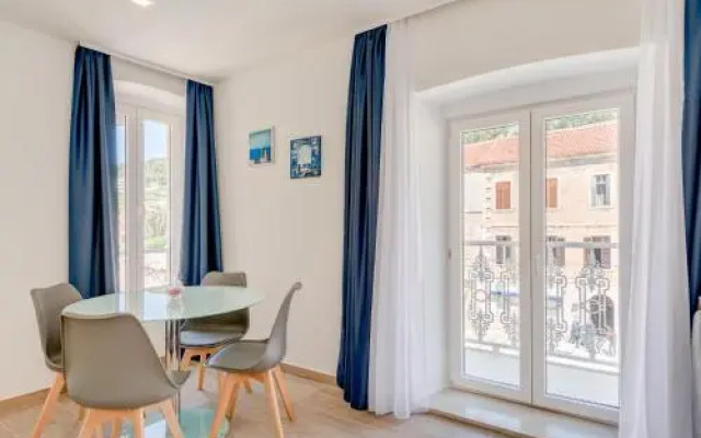 Apartments Villa Tudor