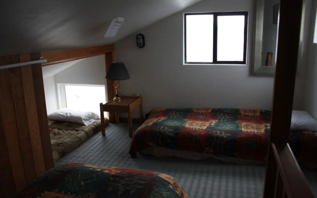 Orca Lodge