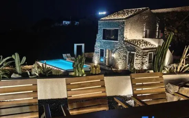 Luxury Wild Seven Villas