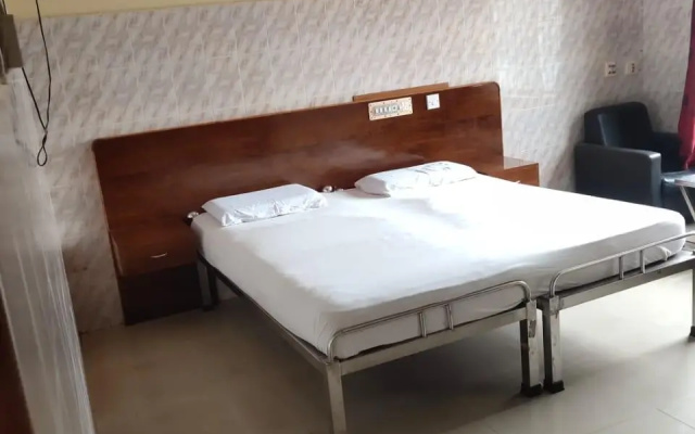 SPOT ON 82628 Mayura Guest House