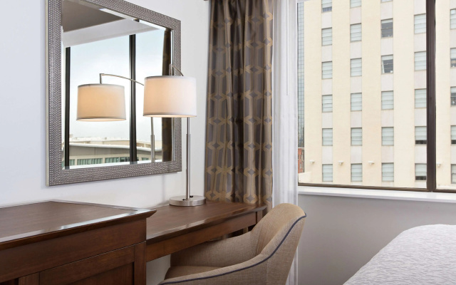 Hampton Inn & Suites Dallas Downtown