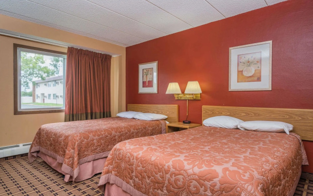 Super 8 By Wyndham Brooklyn Center/Mpls