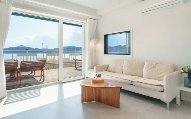 Yeosu Jangsuri Poolvilla&spa Pension
