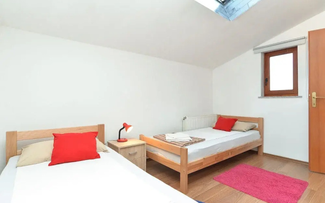 Apartments Mira 295