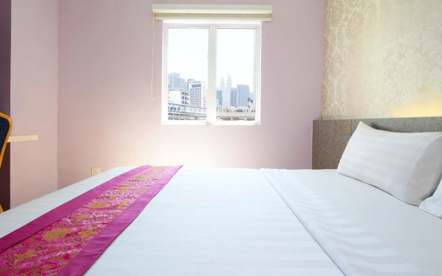 Canary Hotel