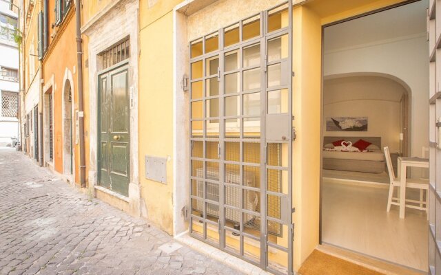 Апартаменты Rental In Rome Studio Pantheon Рим вид на фасад