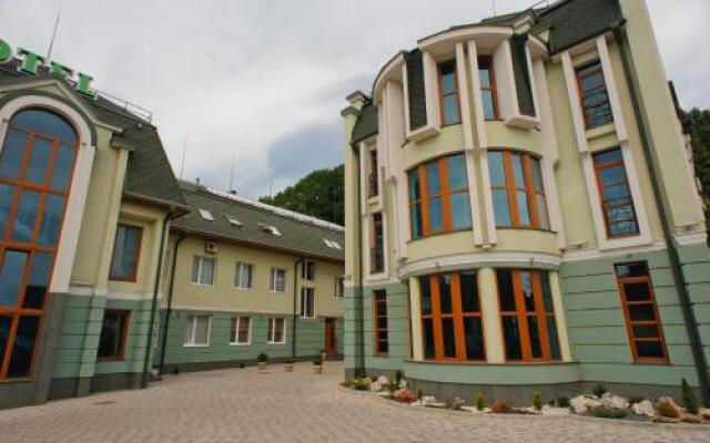 Гостиница Карпаты Отель Украина, Хуст - отзывы, цены и фото номеров - забронировать гостиницу Карпаты Отель онлайн вид на фасад