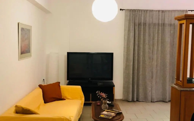 Akrata v apartment