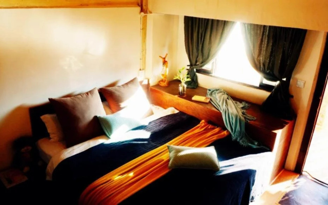 Shaxi Miss May Hotel