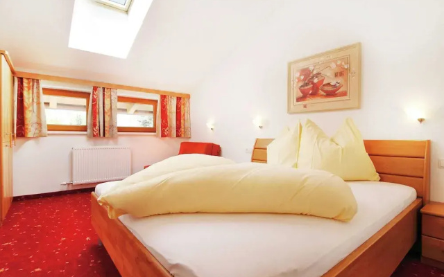 Spacious Apartment in Uderns Near Ski Area