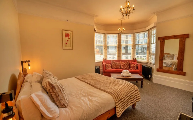 Apartment in Brighton Near the Beach
