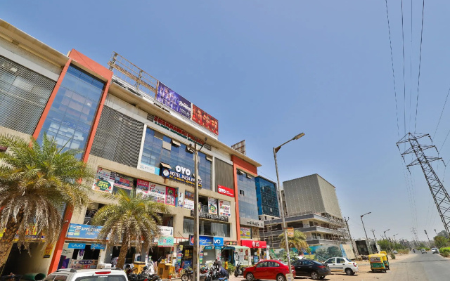 Hotel Jalsa Palace by OYO Rooms