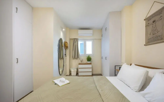 74 Prokymea- Steps From the Sea, Downtown, Balcony