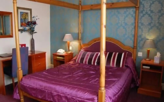 Saffron Hotel