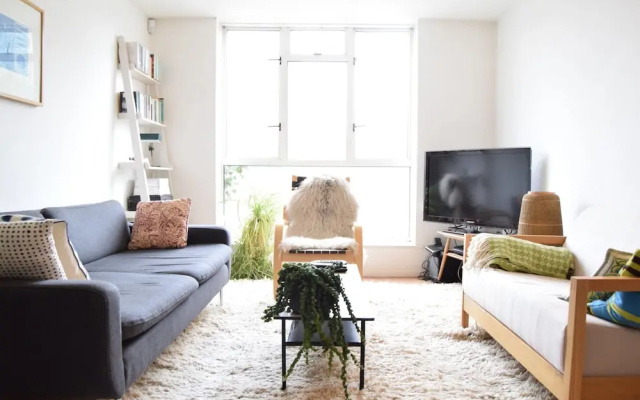 2 Bedroom Apartment in East London