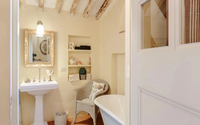 Villa in Camaiore With Pool & Tuscan Views