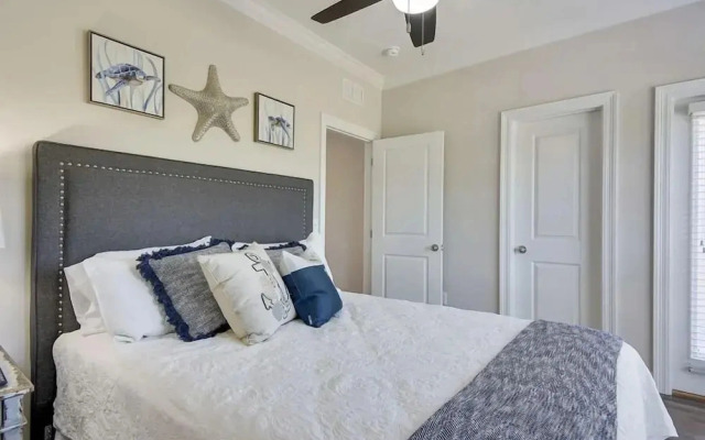 Driftwood Townhomes #3- Liv Salty