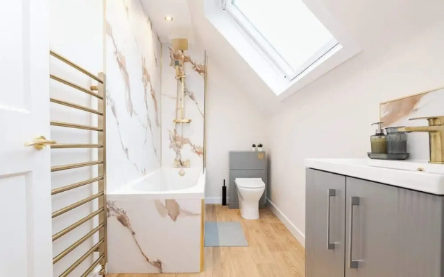 2bed House in Torry - Free Parking