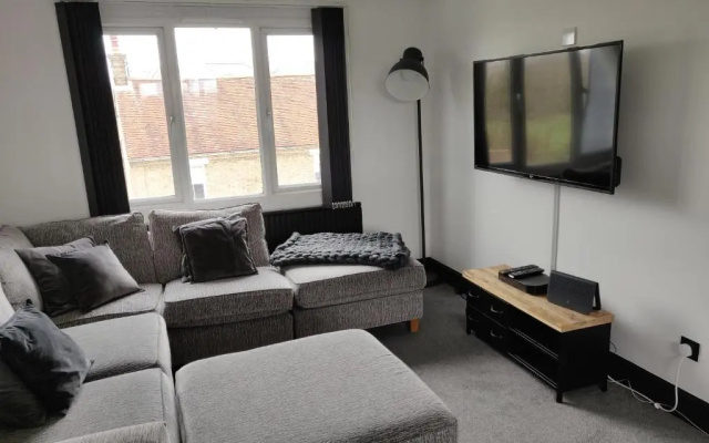 Riverside Park Penthouse Apt 1BR Parking St Neots