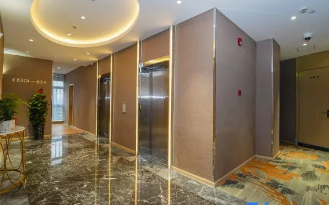 Yadu Light Luxury Hotel (Shanghai Jing'an Temple Changshou Road Subway Station)