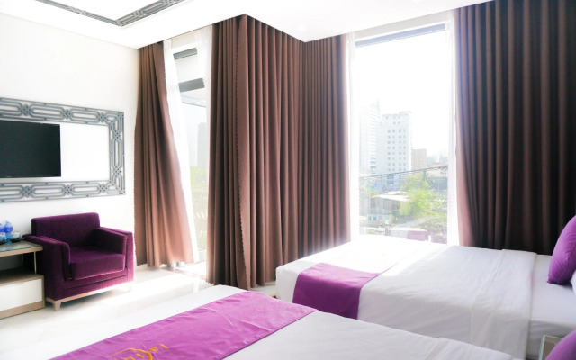 La Lune Hotel