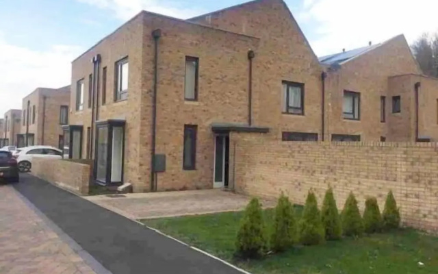 Igloo CityCroft Luxury Townhouse