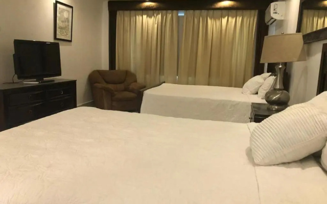 Golden House Hotel & Restaurant