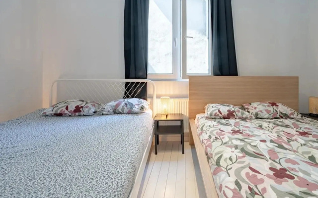 Cozy Antwerp Apartment Stay for 7