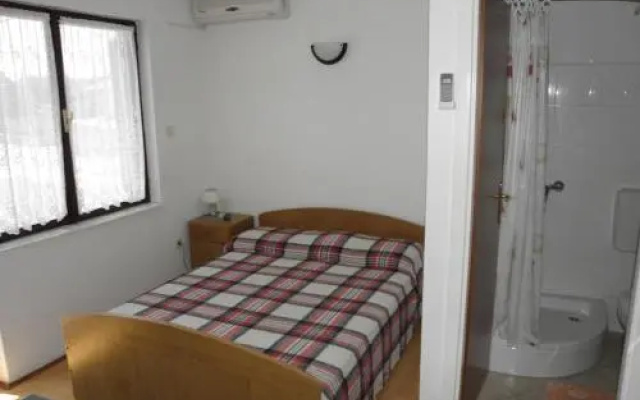Apartments Kuce