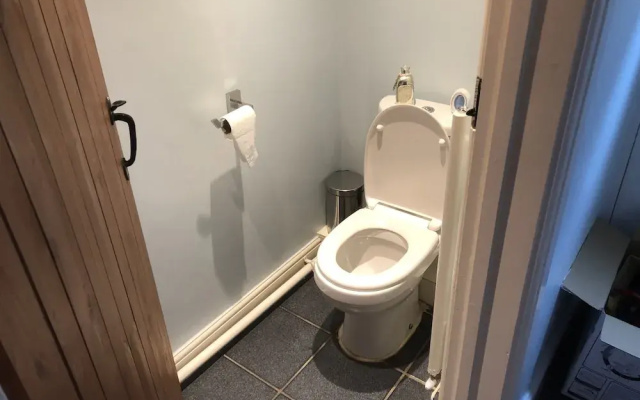 Beautiful 4-bed House in Telford