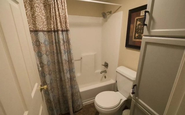 Reel'em Inn 2 Bedroom Condo by Redawning