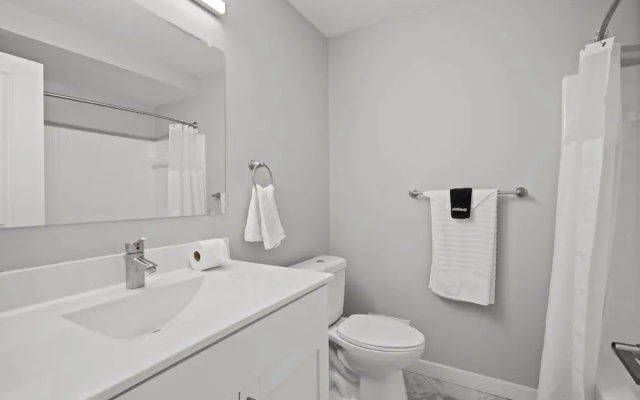 Family Friendly 2BR 2BA in the City