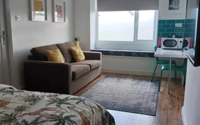 Stylish Studio Bungalow, Close To Cardiff Centre