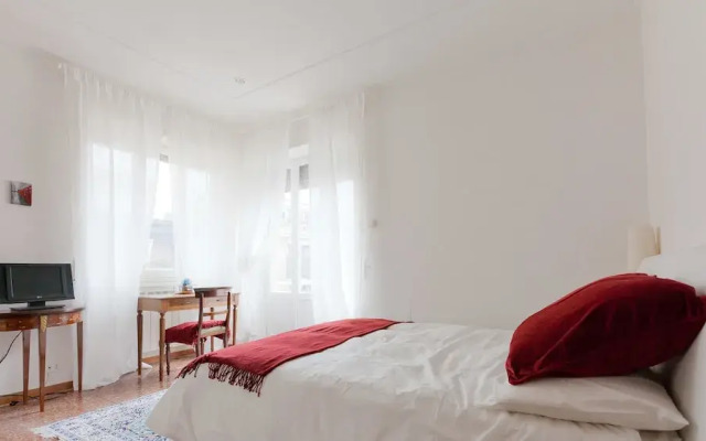 Rental in Rome Pateras Balcony Apartment