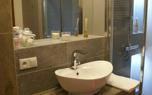 Top Oder Apartments- private parking