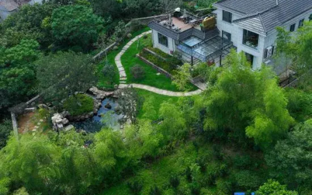 Yixing Xianyinju Private Hot Spring Homestay