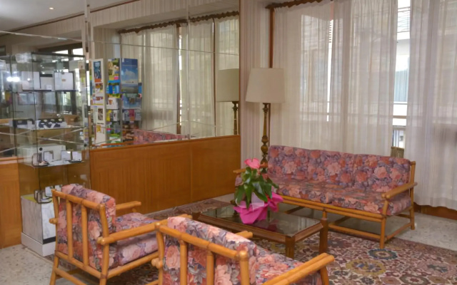 Hotel Diplomat Marine