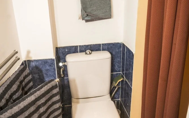 Studio in Paris, With Wonderful City View and Wifi